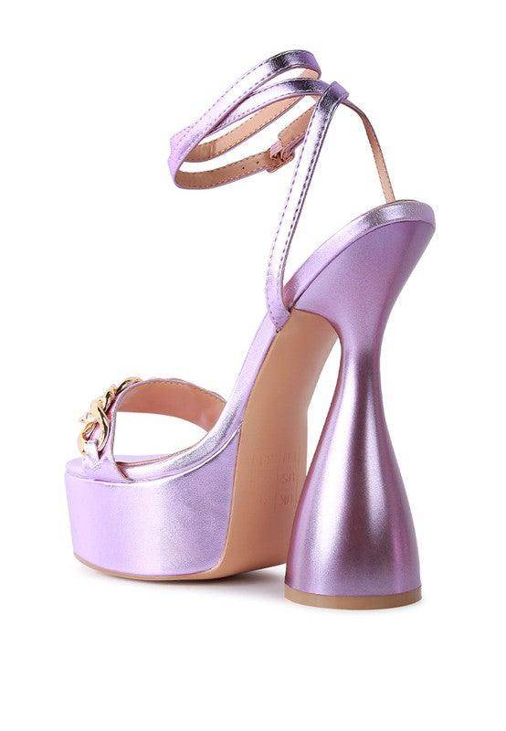 Rag Company fashionable vacation sandals in lilac with a trendy platform and elegant ankle strap