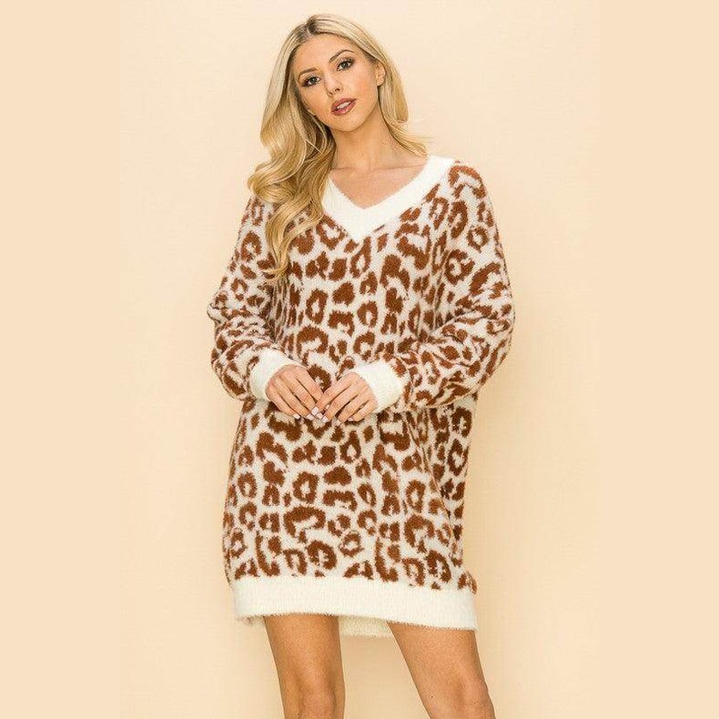 Andante USA fashionable vacation sweater with a trendy leopard print design in soft fabric
