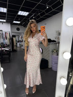 Floral dress dress in soft pink, perfect for spring events