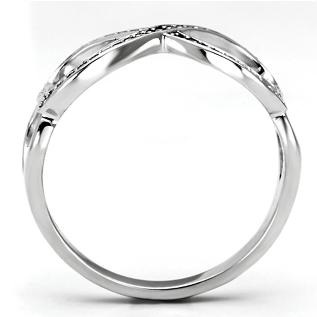 Elegant silver women's ring designed as gift jewelry with a unique crisscross pattern