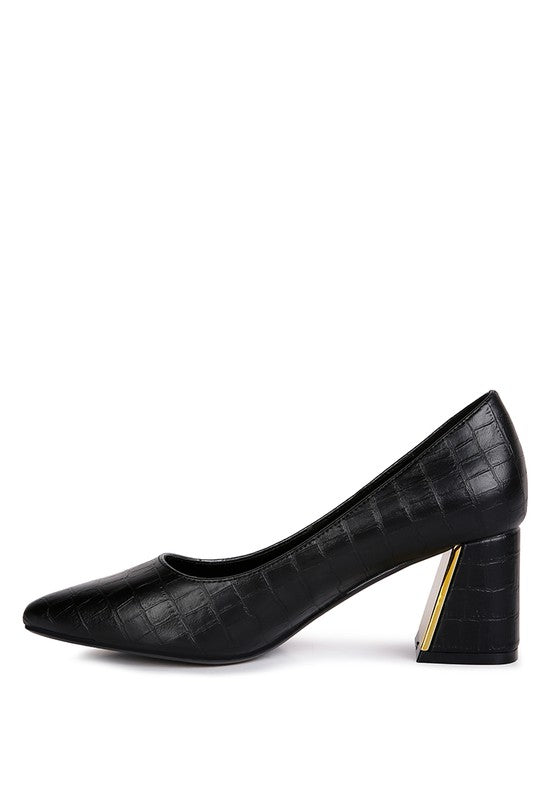 Women's black textured heels, stylish and versatile for travel