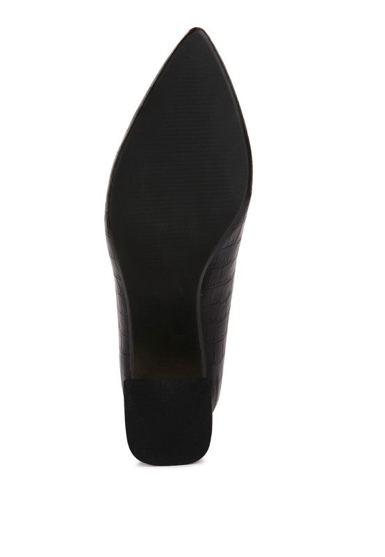 Women's green dress pumps for travel with stylish design and comfortable fit
