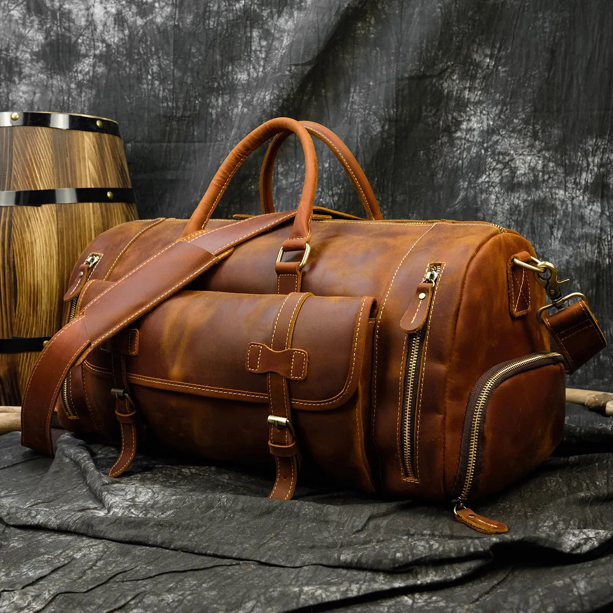 Men's leather gym bag, durable, perfect for workouts and travel