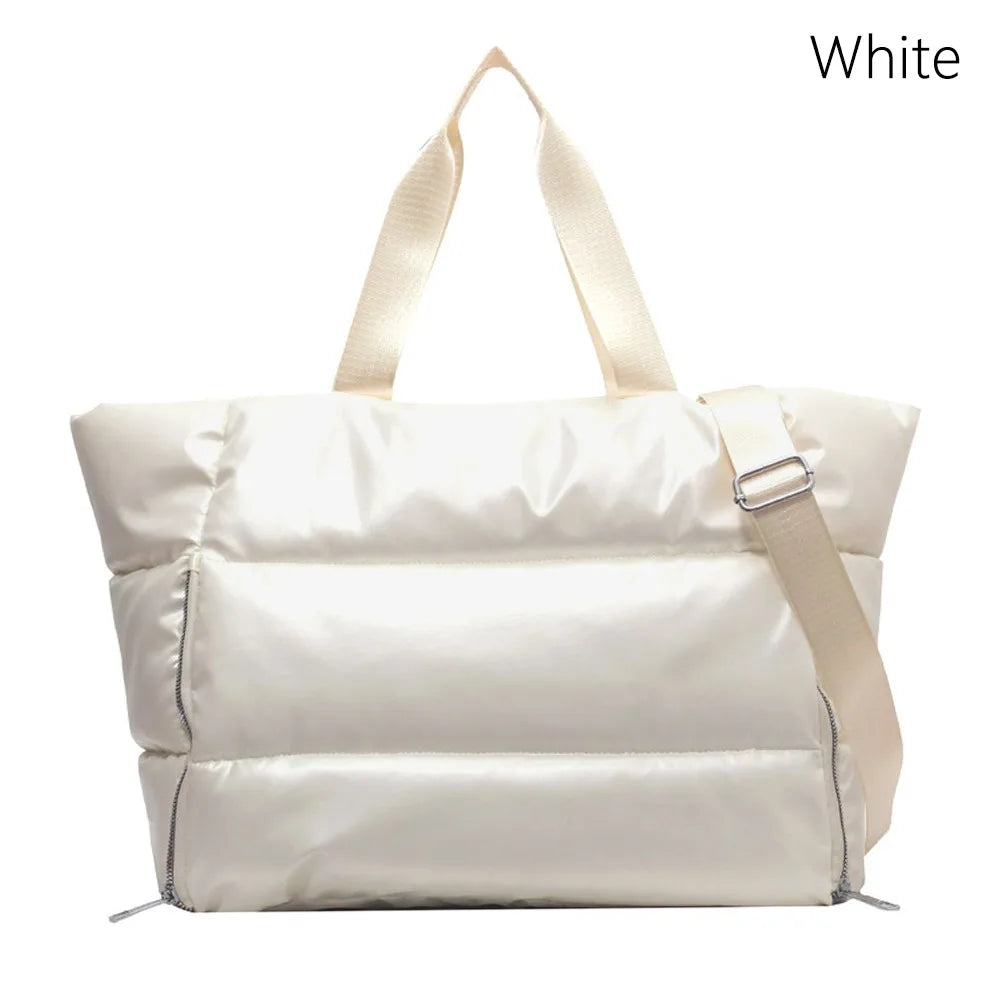 White gym bag women, padded material, ideal for workouts