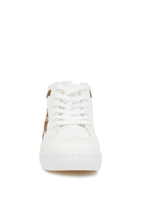 Women's high top star sneakers in white with stylish accents