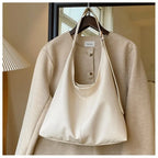 women's retro tote bag in cream faux leather, stylish and versatile