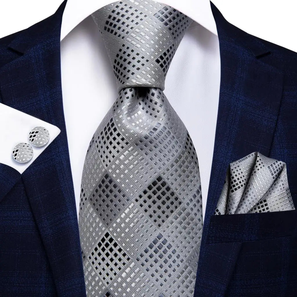 Men's silver patterned tie, silk material, perfect for formal events