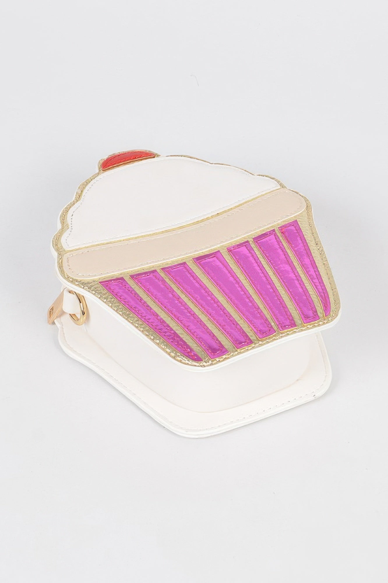 Ice cream sundae clutch bag in cupcake design featuring pink and white details for trendy accessories