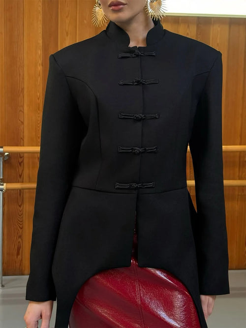 Women's black puffer jacket, stylish design for casual outings