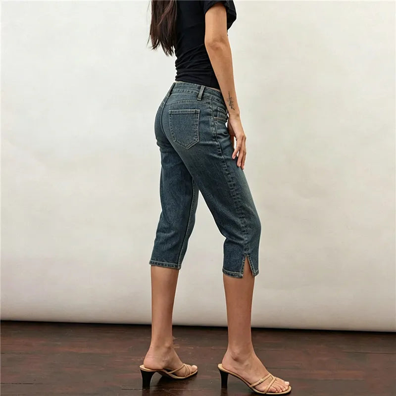 Women's capri jeans in blue denim, casual stylish fit for summer