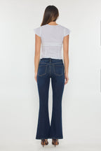 Women's dark blue jeans with flare, ideal for casual outings
