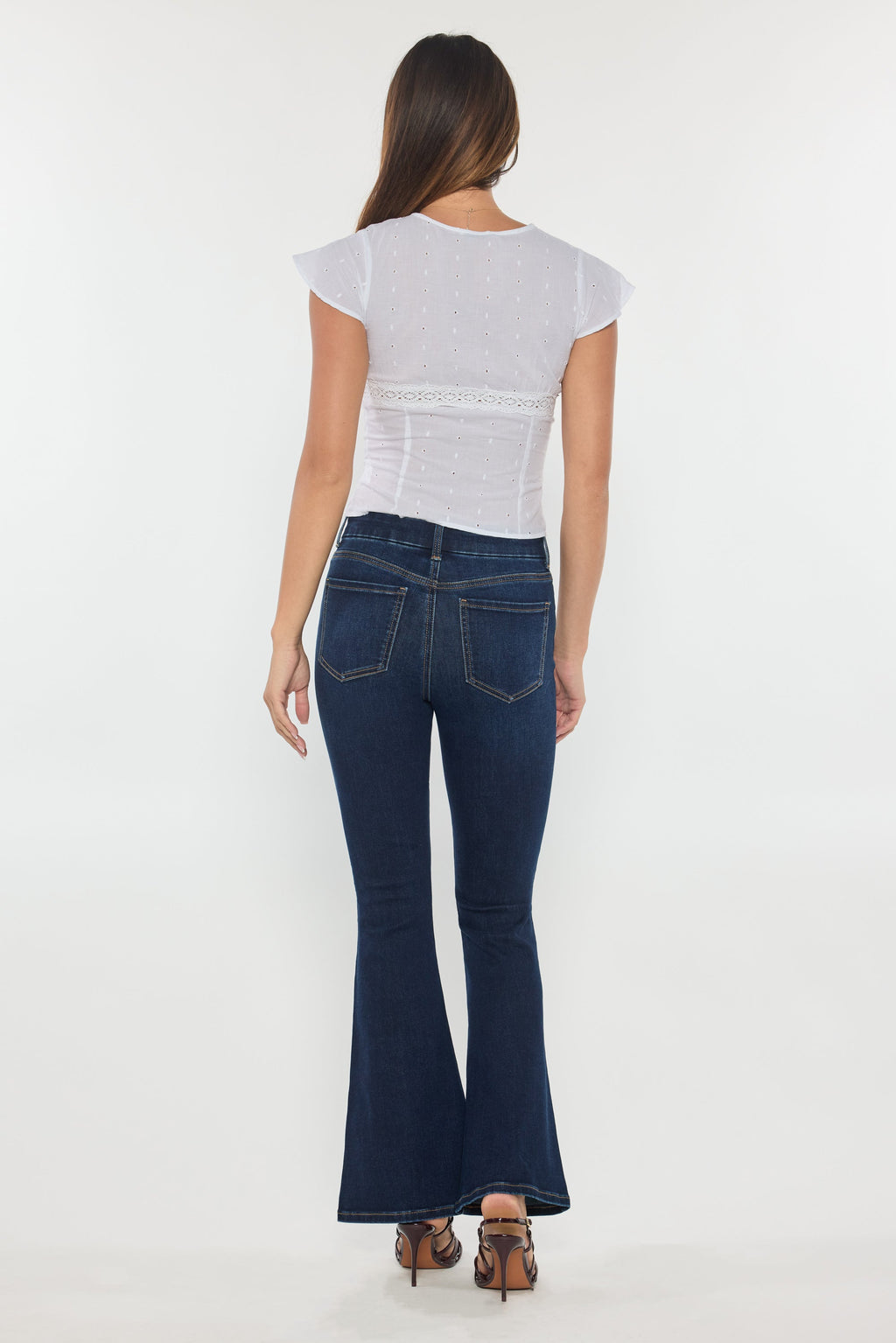 Shop ENJEAN women's dark wash jeans with flare, stylish and comfortable for casual outings
