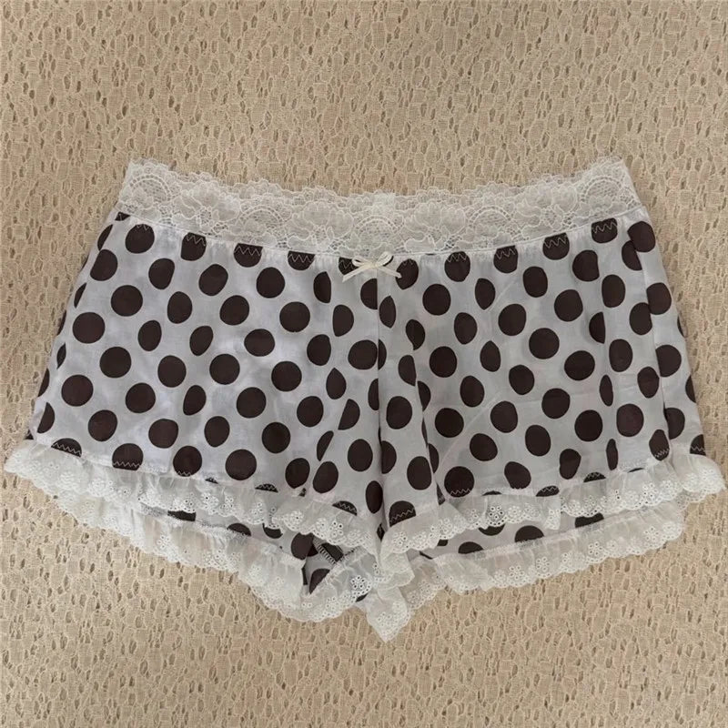 Women's polka dot lake sleepwear shorts with lace trim for relaxation