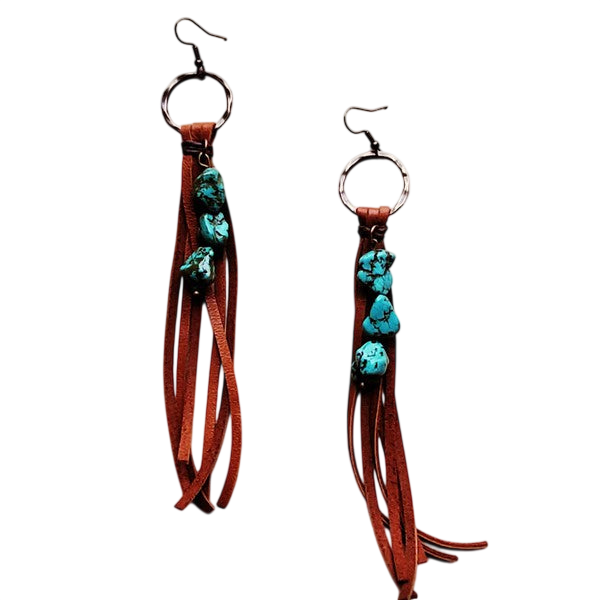 Pendientes de flecos de cuero con trozos de turquesa