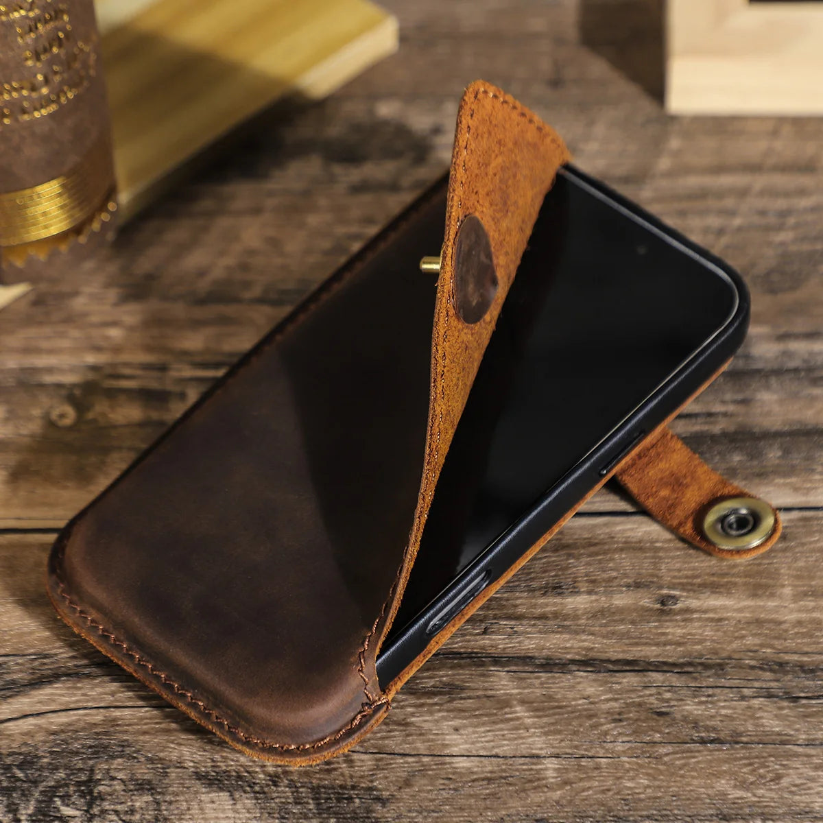 Brown leather waist pouch for men, perfect for holding essentials