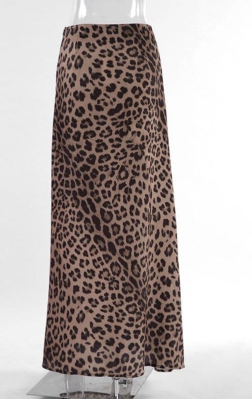 Miss Sparkling leopard print maxi skirt in a stylish and elegant design for women