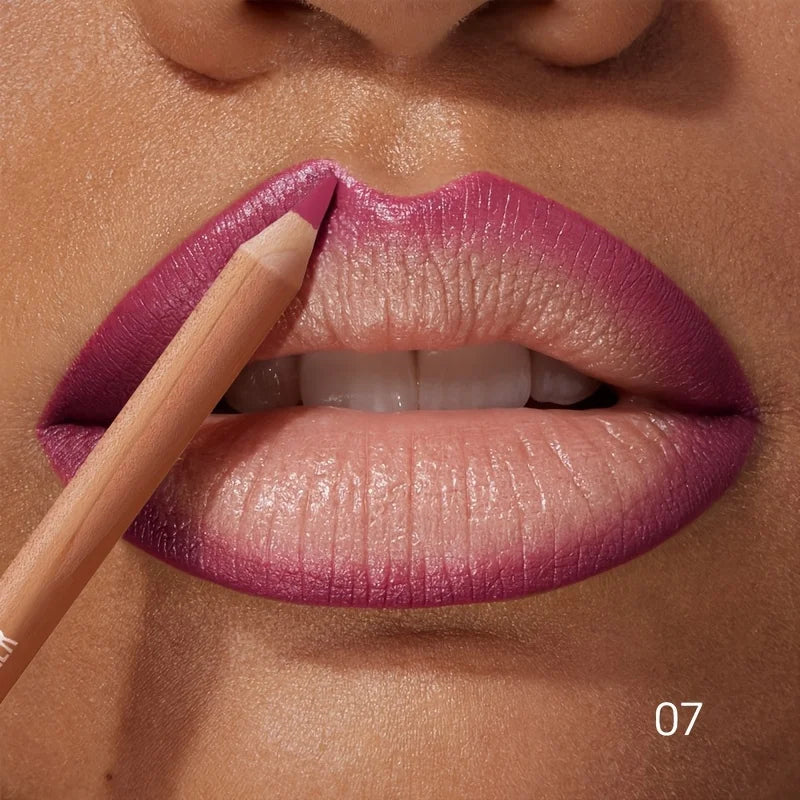 Lip pencil liner in soft nude for perfect lip contouring