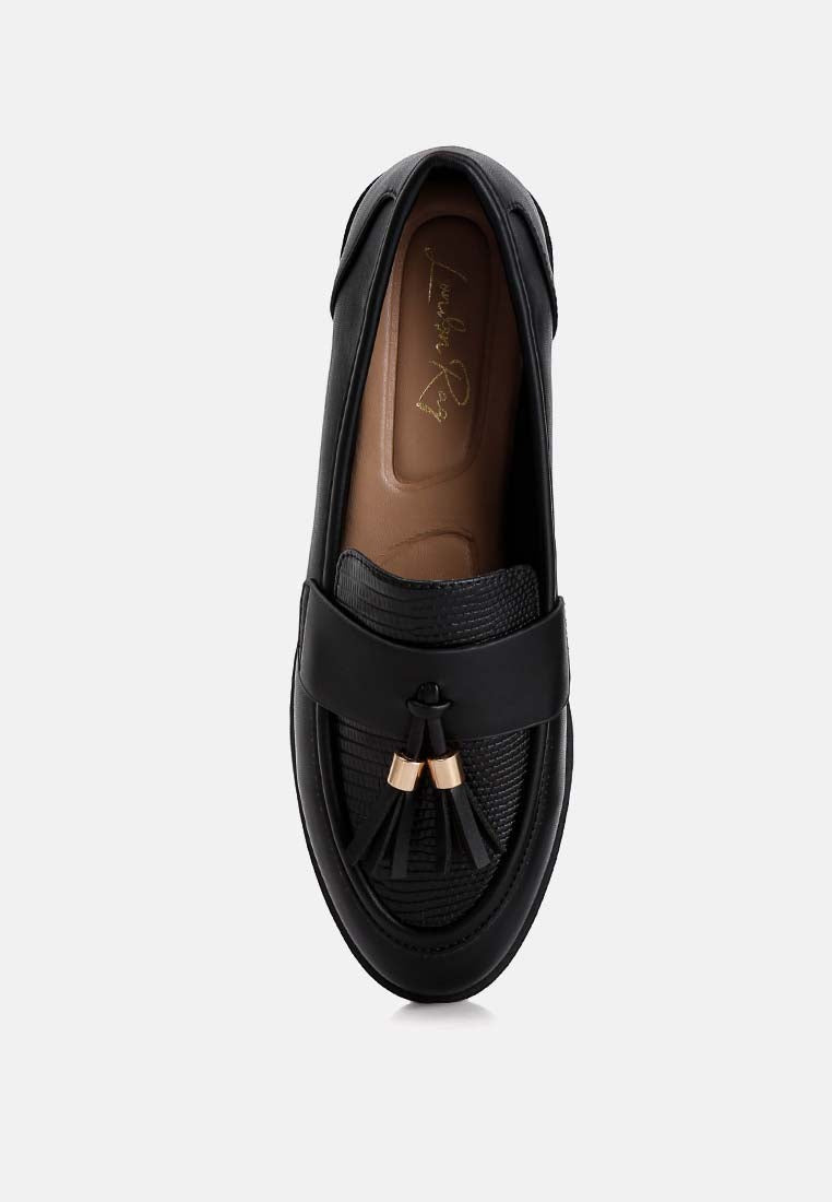 Women's black loafers with tassel detail for casual wear