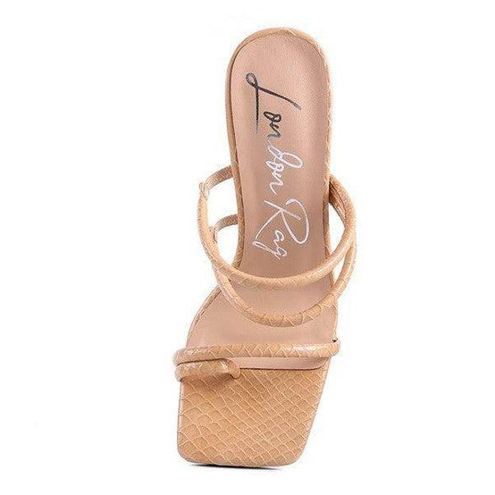 Dandelion croc sandals with strap design and square toe for stylish summer wear