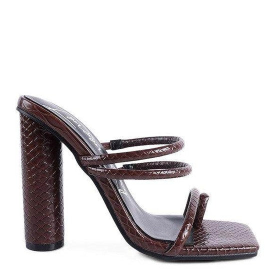 Stylish women's dandelion croc sandals with crocodile texture and chunky heels for trendy summer outfits