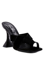 black intertwined toe ring heeled sandals for stylish women