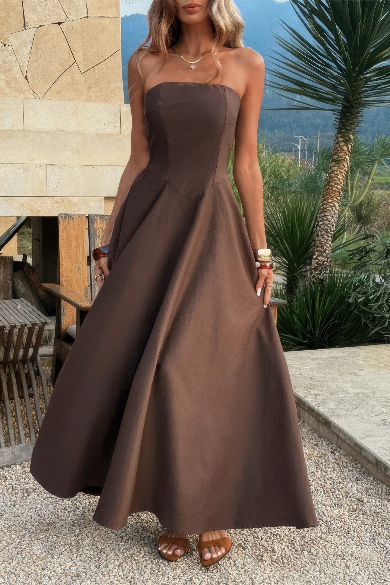 Brown long sleeveless dress, perfect for summer parties and events