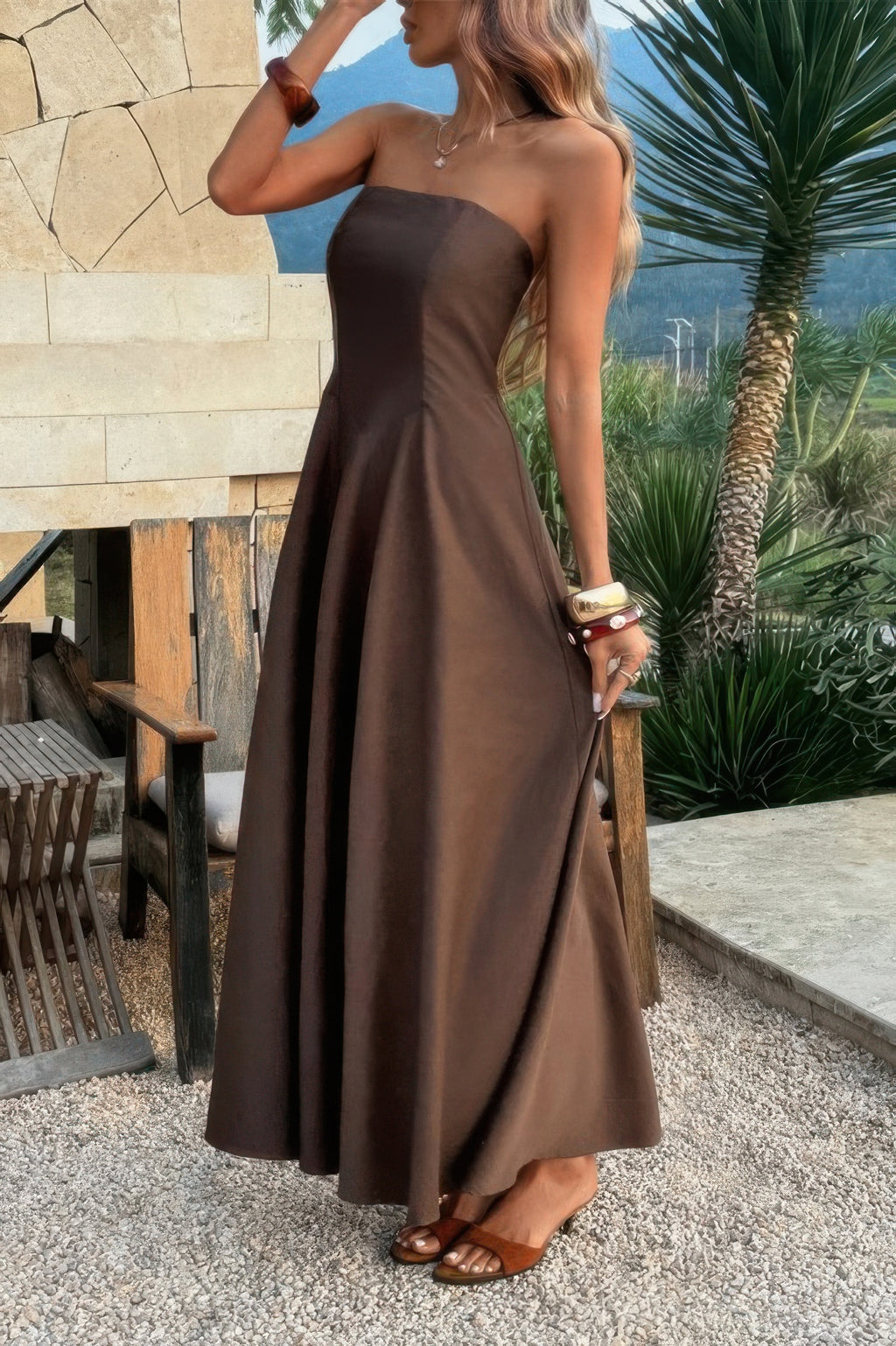 Brown long sleeveless dress, perfect for summer events and outings