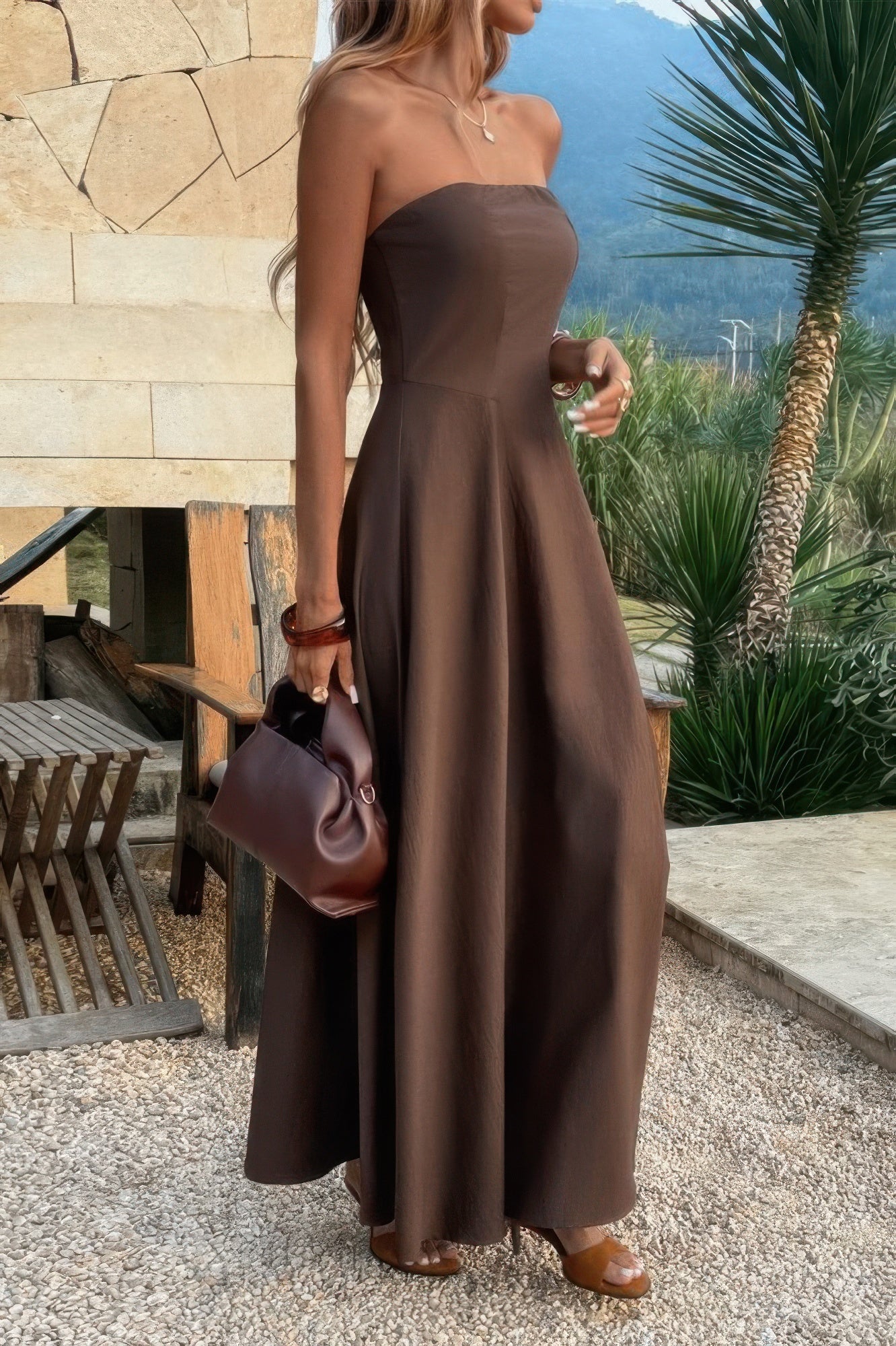 Brown long sleeveless dress, perfect for summer gatherings