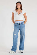 Women's low waist jeans in light blue denim, casual everyday wear