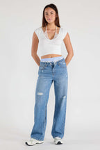 Women's low waist jeans in light blue denim, casual everyday wear
