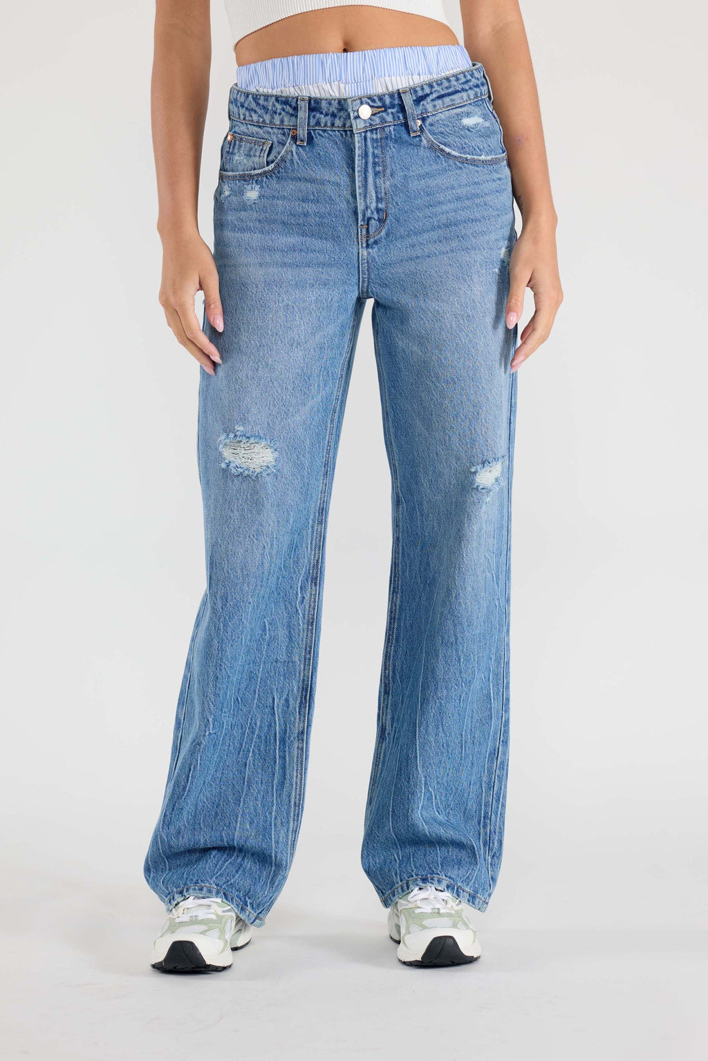 Women's low waist jeans, light blue denim, casual wear option