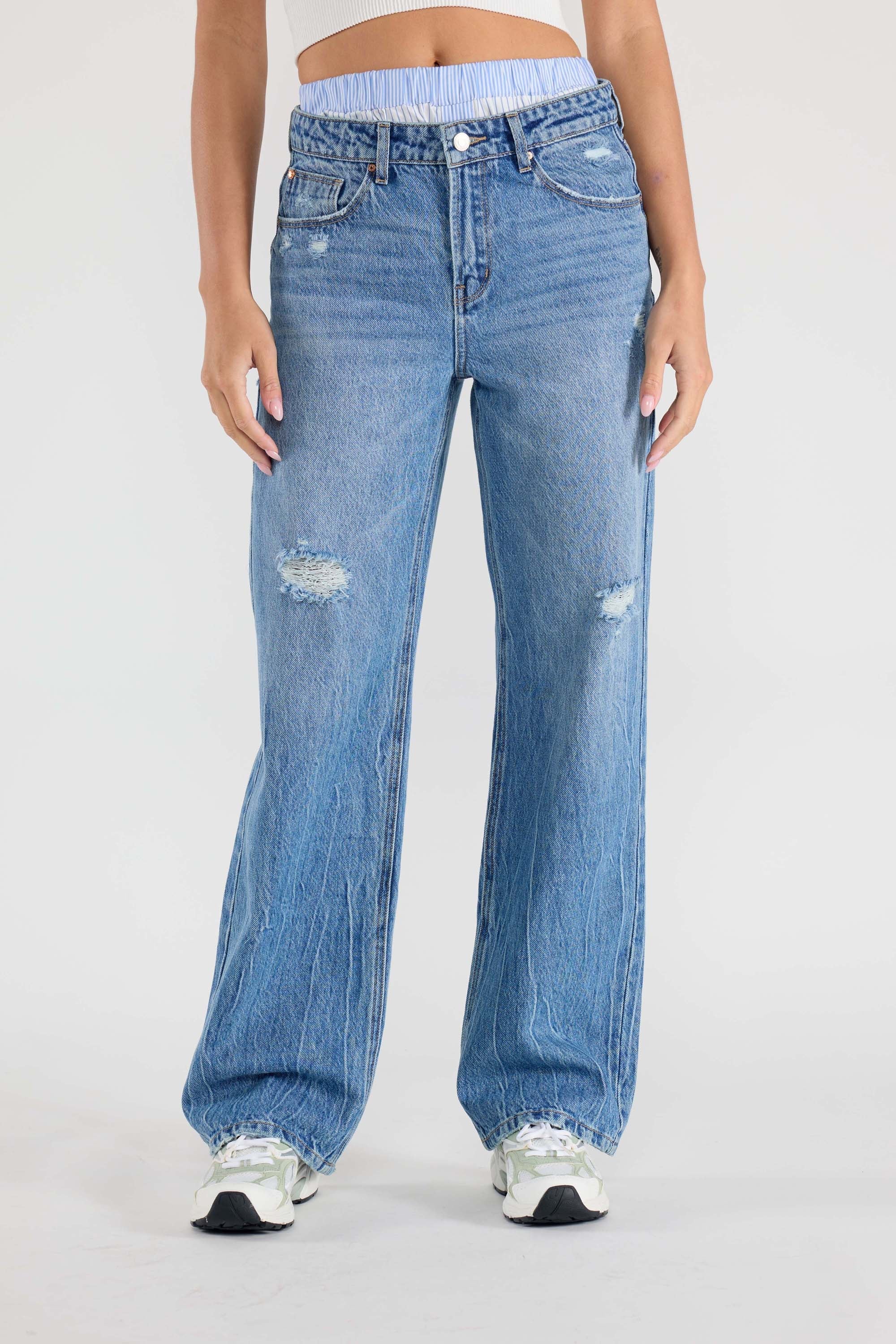 Women's low waist jeans, light blue denim, casual wear option