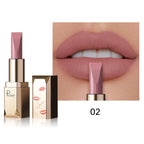 Matte lipstick MAC in soft pink, ideal for everyday wear