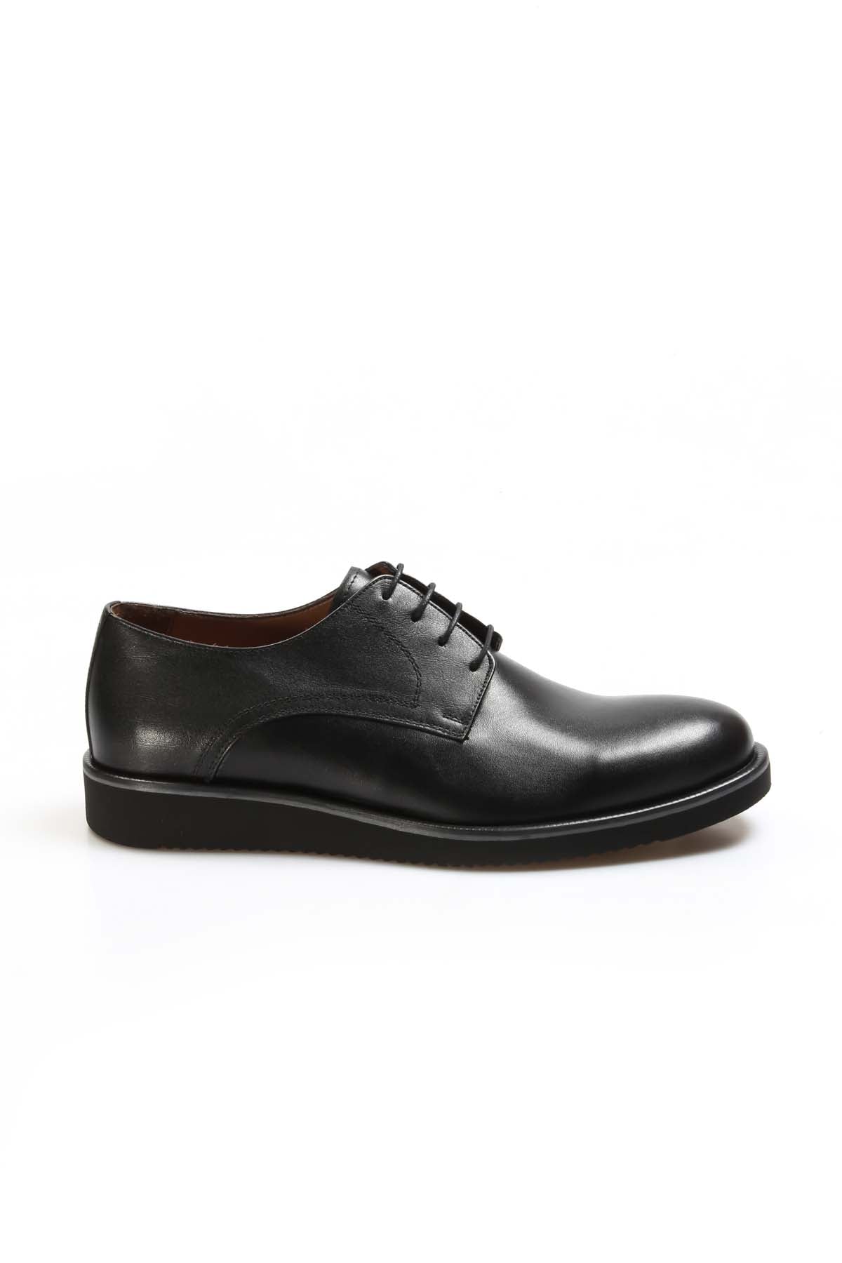 Men's Black Leather Derby Shoes with Sleek Design – front view