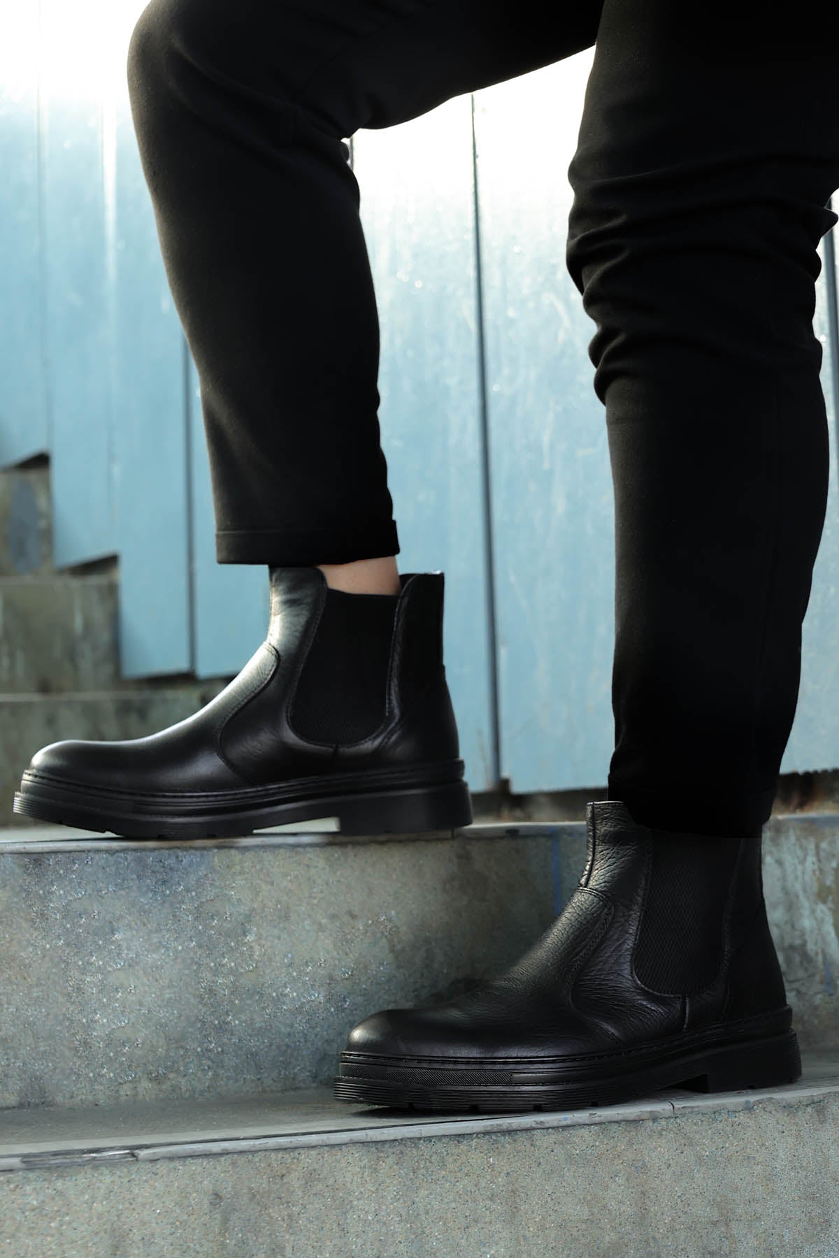 Men's Black Leather Chelsea Boots with Rugged Sole – front view