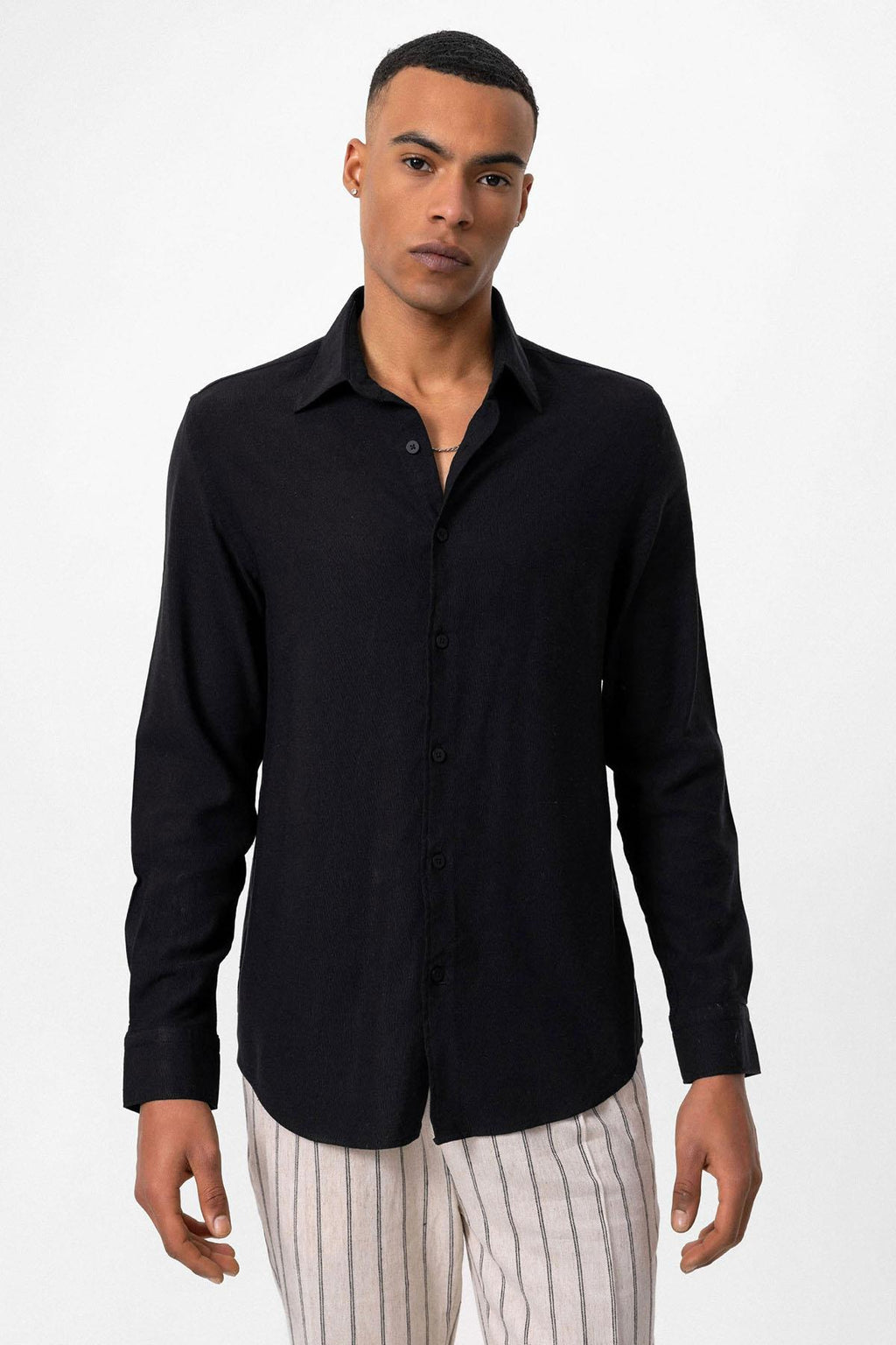 Men's Black Long Sleeve Linen Shirt – front view