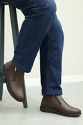 Men's Brown Leather Boots with Side Zipper and Fur Lining – front view