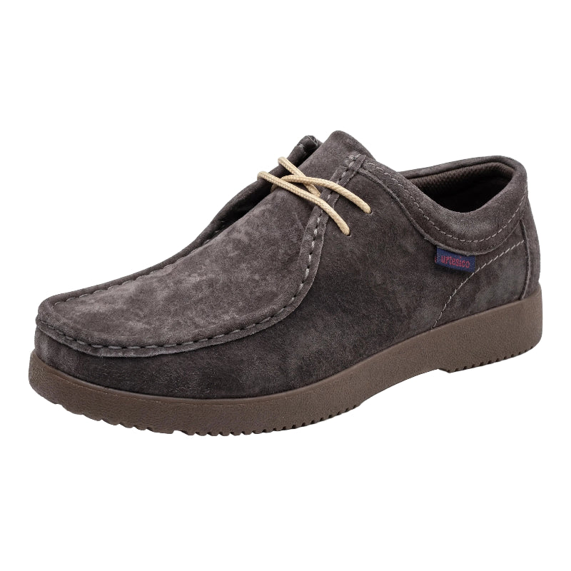 Men's comfortable shoes in gray suede, perfect for casual outings