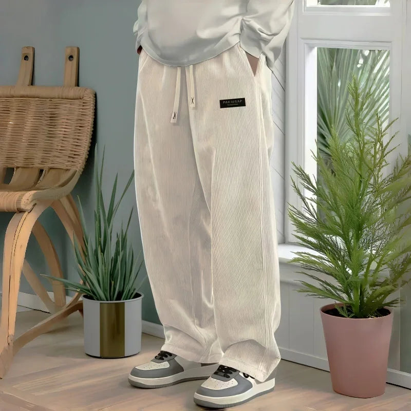 Men's comfortable travel pants in light color, ideal for casual outings