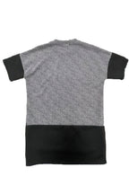 Fabric detail on men's marbled vacation shirt
