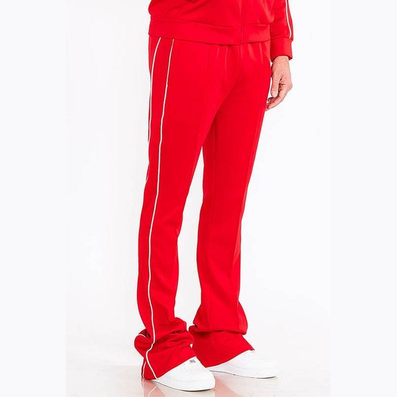 Men's red activewear pants, comfortable fabric for workouts
