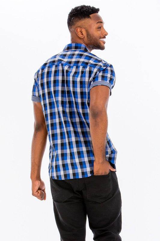 Men's blue checkered short-sleeve shirt, casual styling for everyday wear