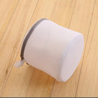 White mesh bag laundry for delicate garments with zipper closure