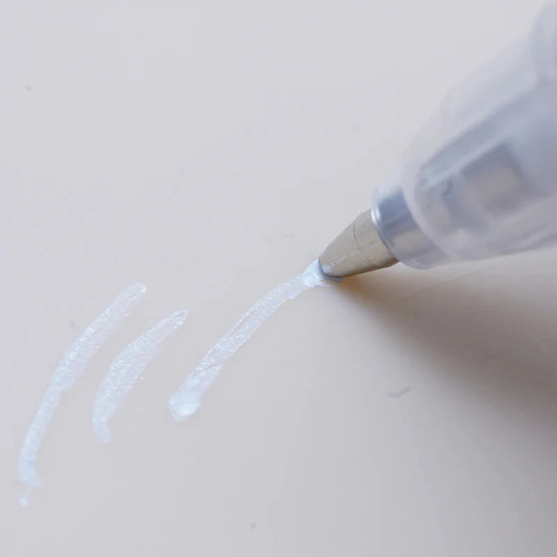 white surgical skin marker pen for microblading eyebrow mapping (photo 4 of 9)