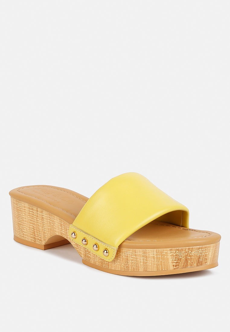 Sandales Minny en cuir à talons texturés, à enfiler