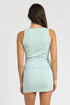 Multi Rib Top Button Detail - VacationGrabs