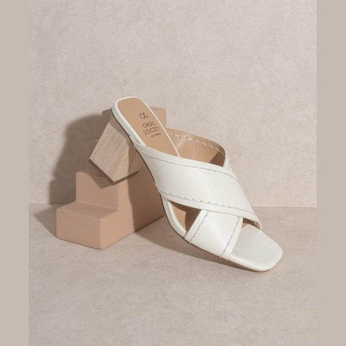 Oasis Society Women's Summer Vacation Sandals in White with Cross-Strap Design and Block Heel