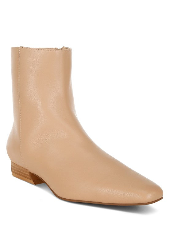 Rag Company Obita leather boots for vacation in beige with a chic pointed toe design