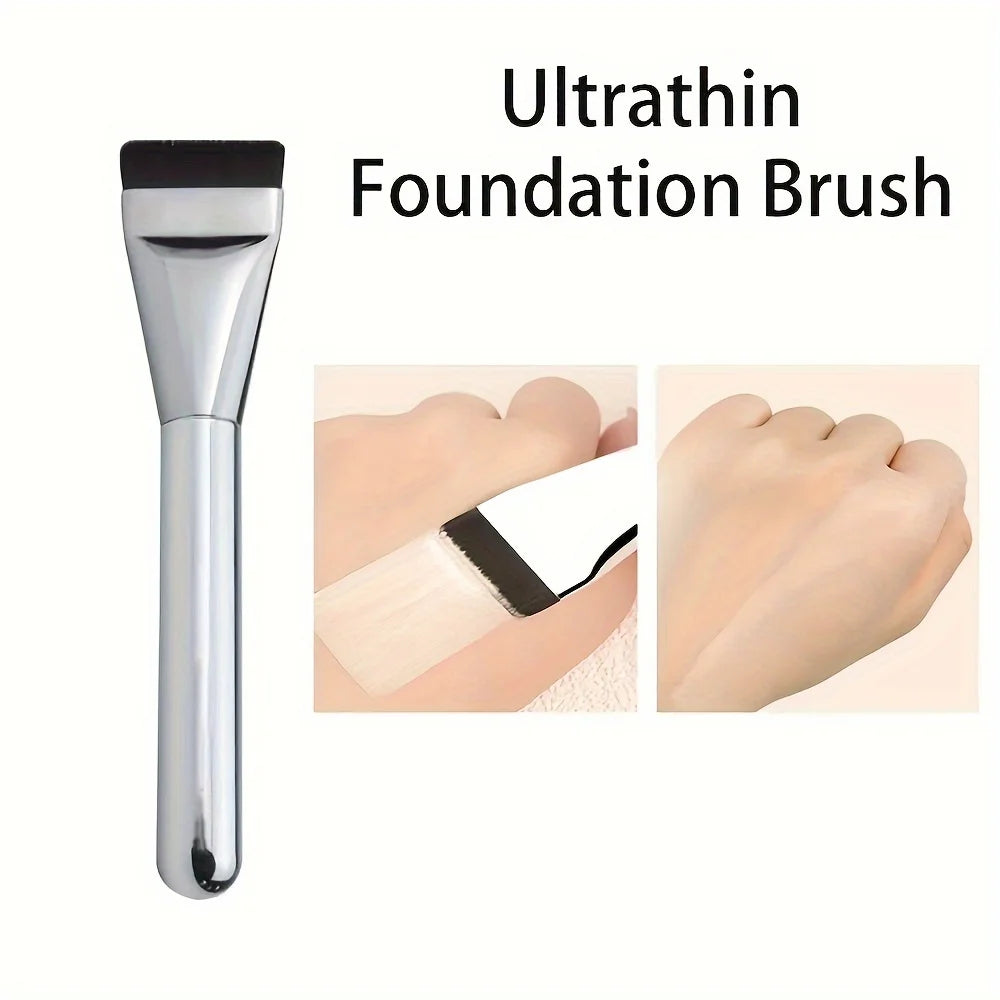 oval foundation brush with hypoallergenic nylon bristles (photo 5 of 8)
