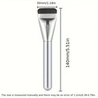 oval foundation brush with hypoallergenic nylon bristles (photo 6 of 8)